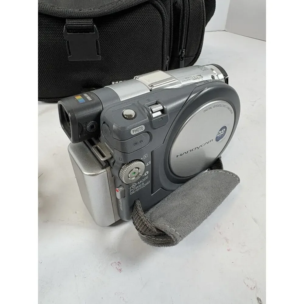 Sony DCR-DVD201 Handycam DVD Camcorder Tested Powers On Bag Charger Bundle